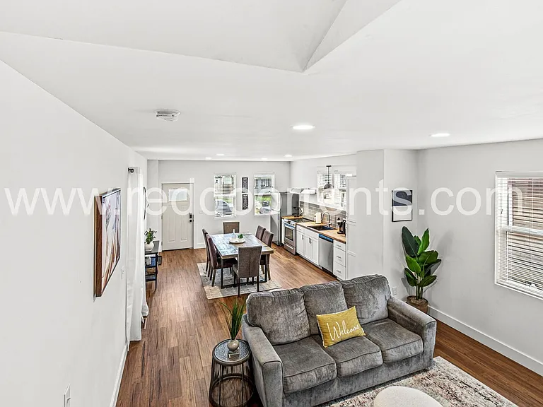 1619 N Tacoma Ave — Photo 4