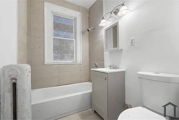 364 Woodland St — Photo 7