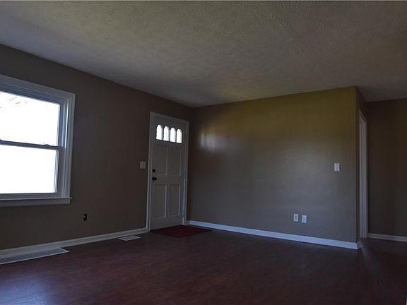 3rd image of 864 Kreitzer Dr