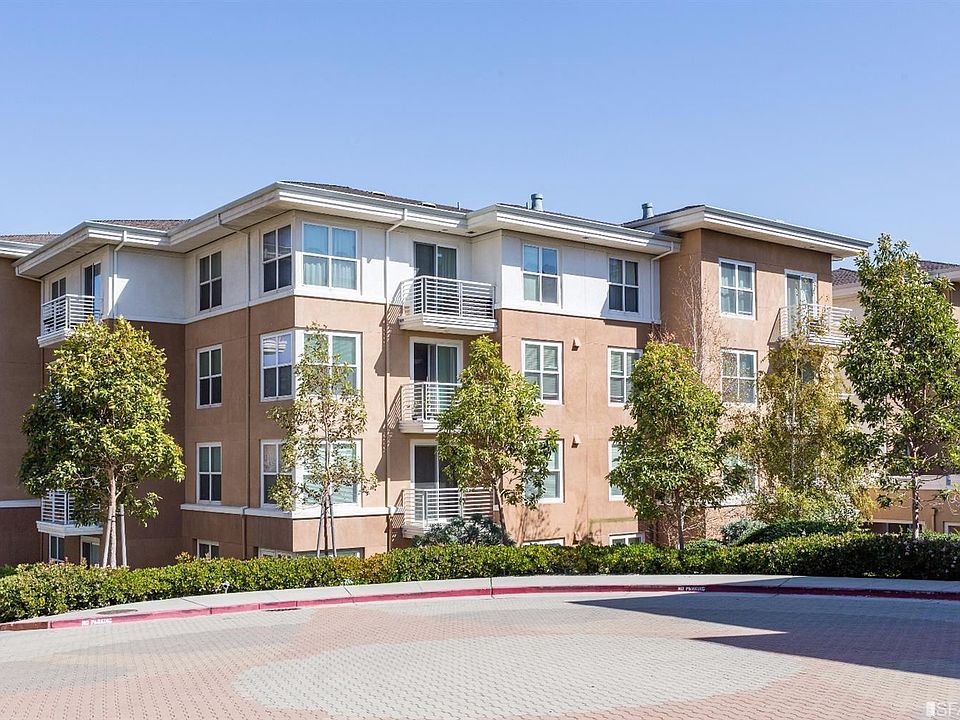 1st image of 401 Crescent Ct APT 4201