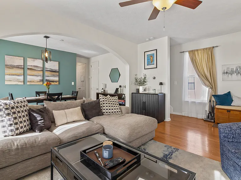 2410 N College Ave — Photo 15