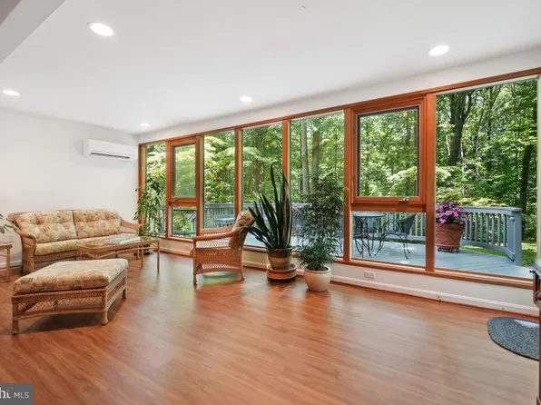 10708 Timberidge Rd, Fairfax Station, VA 22039