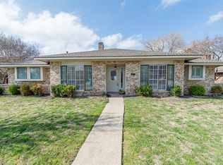 613 Country View Ln, Garland, TX 75043