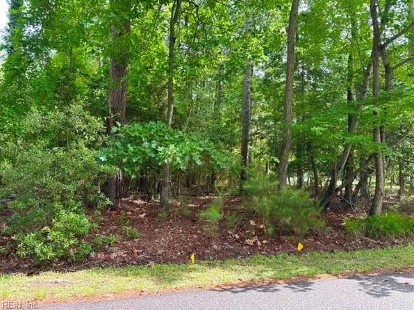 713 Ship Point Rd, Yorktown, VA 23692