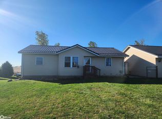 1498 Old 6 Rd, Brooklyn, IA 52211