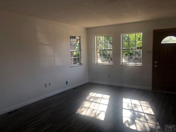 3rd image of 546 Starlite Dr