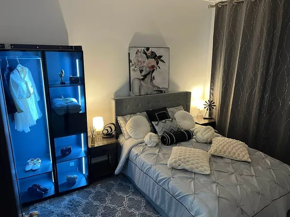 42-10 147th St #2A, Flushing, NY 11355