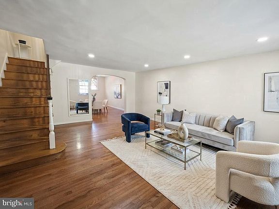 3rd image of 7173 Ruskin Ln