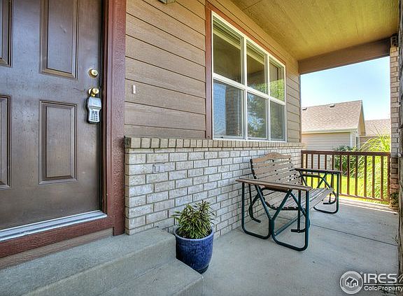 3rd image of 504 Vivian St