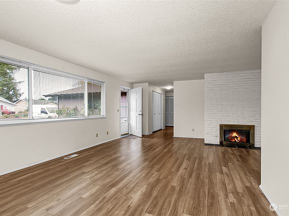 3rd image of 6004 Armour Drive SE