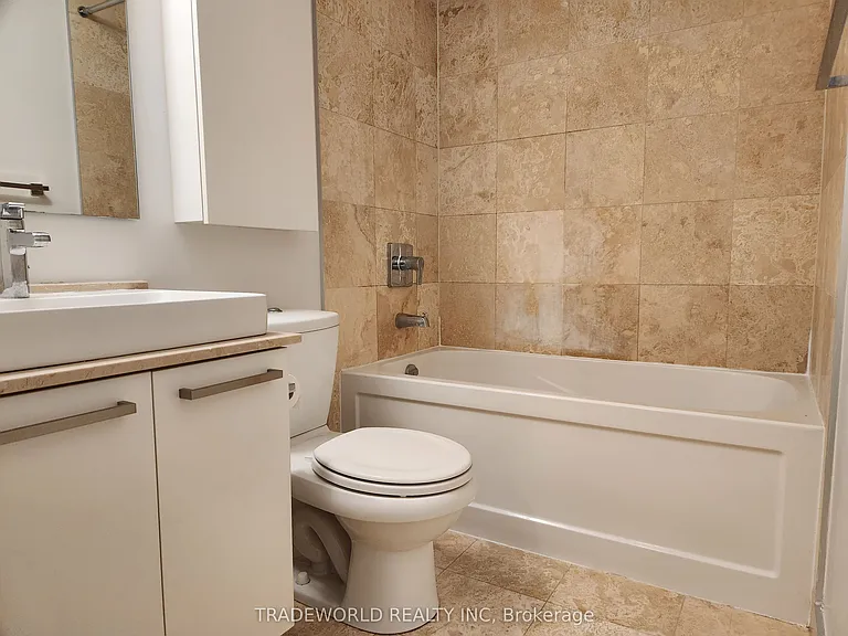 12 York St #308 — Photo 6