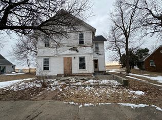 108 Main St, Kempton, IL 60946