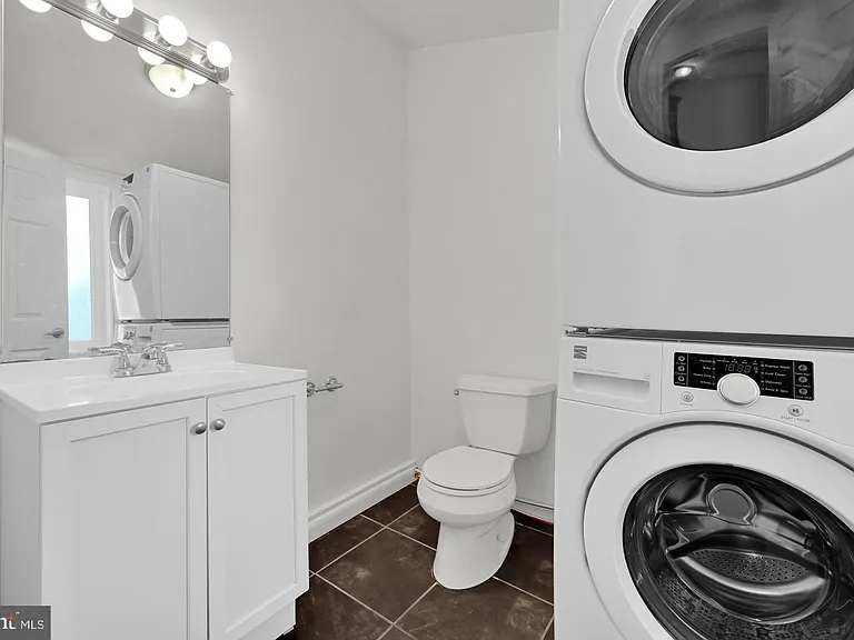 129 N Railroad St — Photo 16
