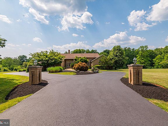 2nd image of 11013 Balantre Ln