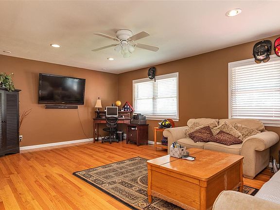 2nd image of 3904 Crosby Dr