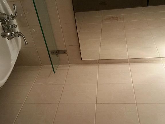 4th image of 220 Troutman St APT 2L