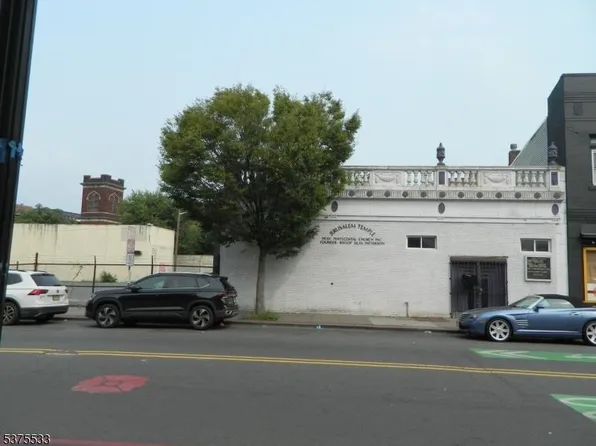 92 Monticello Avenue image 1 of 8