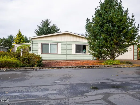 3435 NE Douglas St, Newport, OR 97365