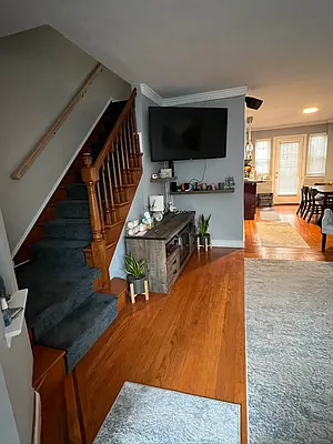 Rented by 18 REALTY | media 12