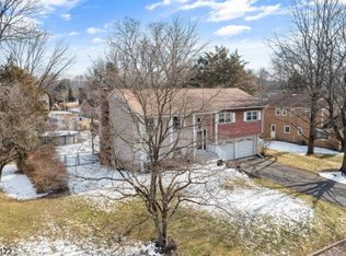 8 Jane Ln, High Bridge, NJ 08829