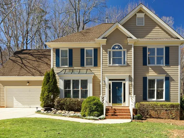 110 Scots Cove Ln, Cary, NC 27518