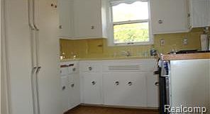 5th image of 1332 Lyons Ave