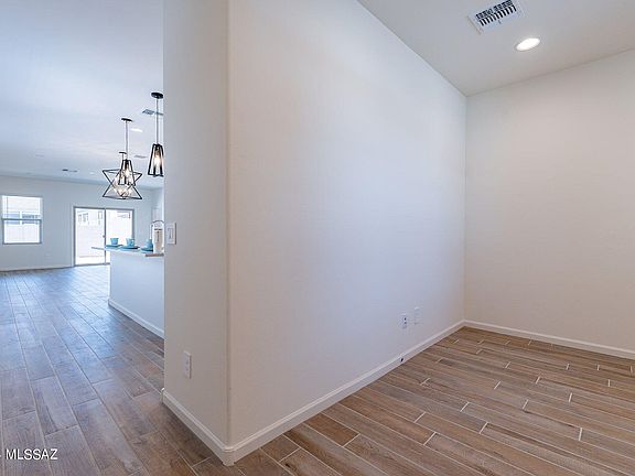 5th image of 915 W Calle Las Varitas