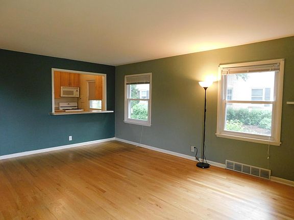 5th image of 3456 N Dousman St