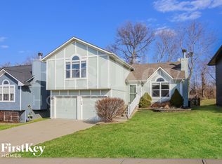1158 Blue Bird Ln, Liberty, MO 64068