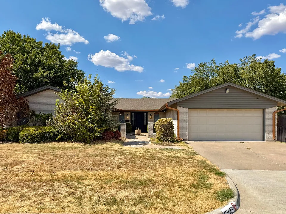 6933 NW Eisenhower Dr