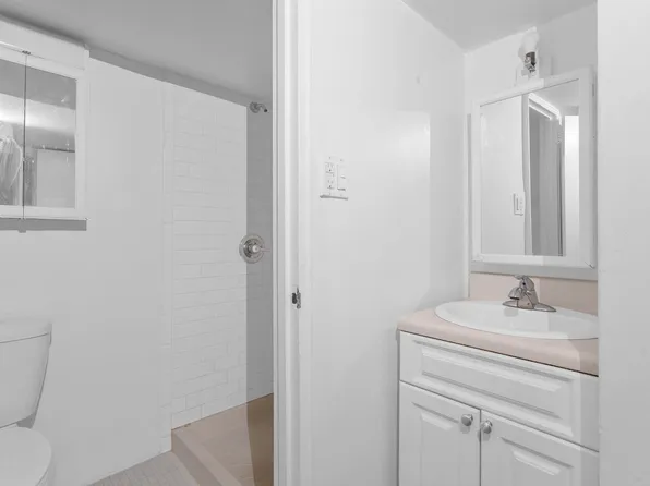 88 Fulton Street image 5 of 10