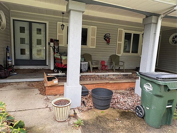 5th image of 20 Harmony Hills Dr