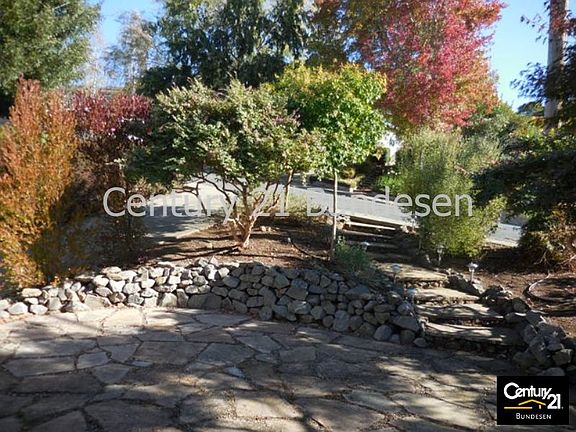 3rd image of 916 Middlefield Dr