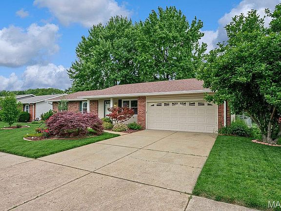 3rd image of 205 Chestnut Dr