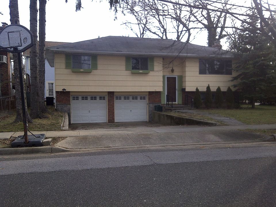 2nd image of 2103 Briggs St