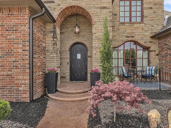 3rd image of 13209 Wisteria Way