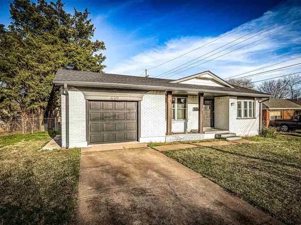449 NW 53rd St, Lawton, OK 73505