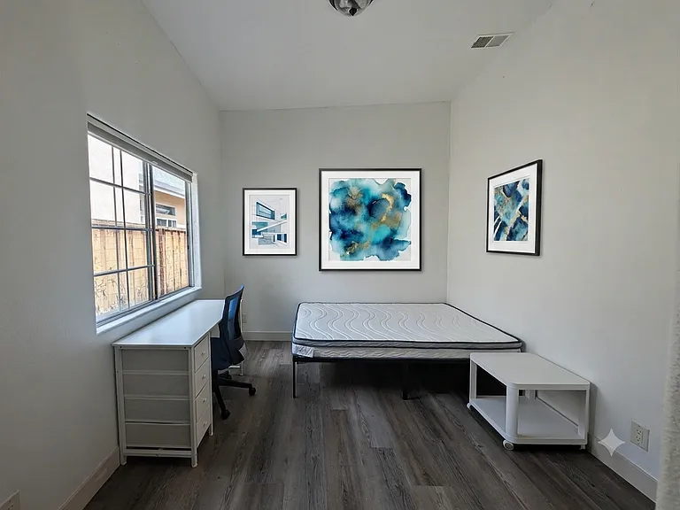 282 College Ave — Photo 6