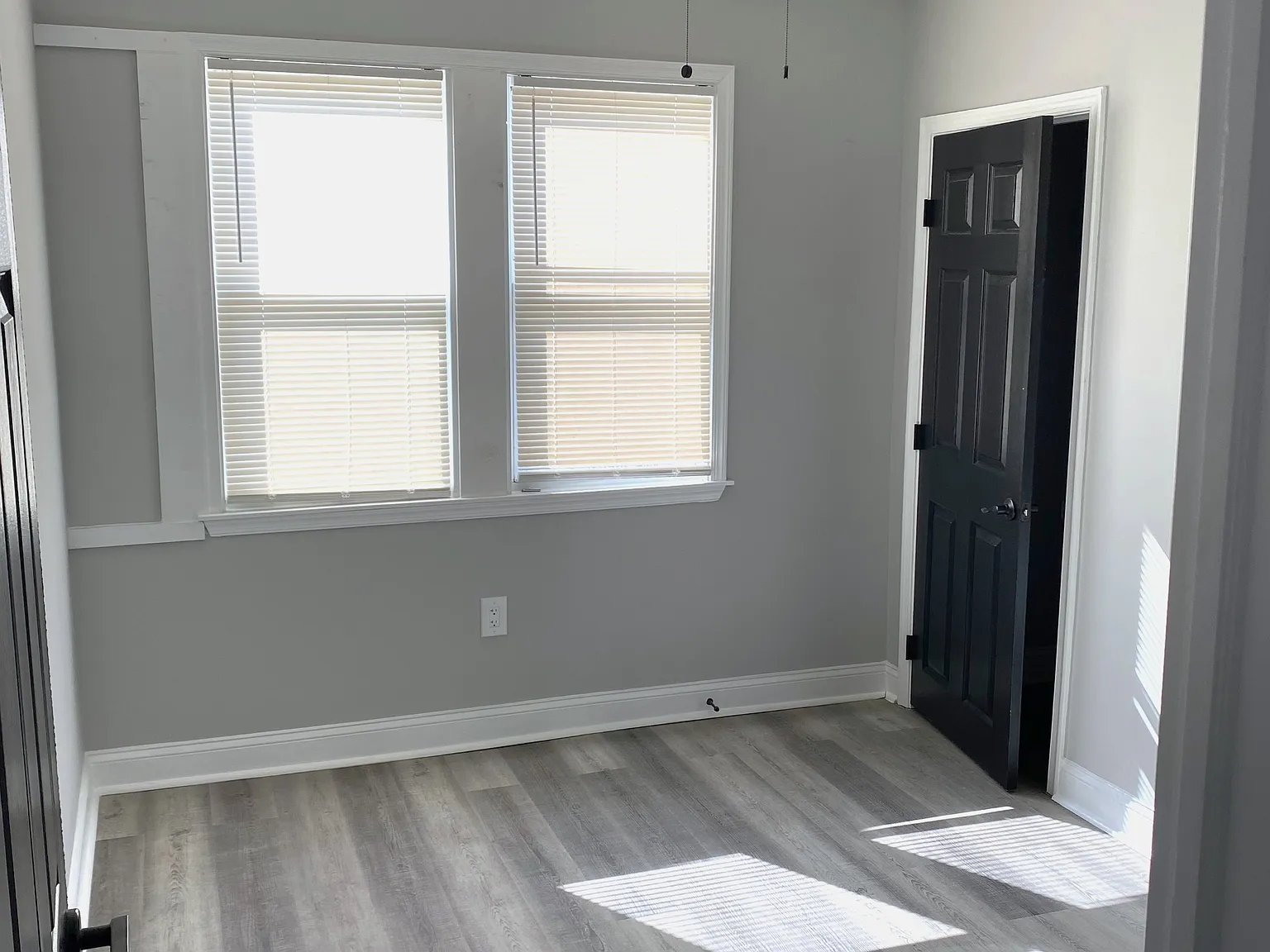 4310 Ridgewood Avenue - B Ava... — Photo 4