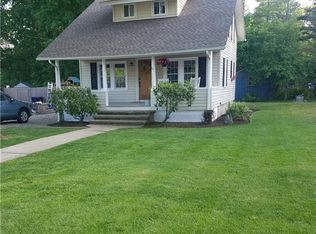 32 Pine St, North Kingstown, RI 02852