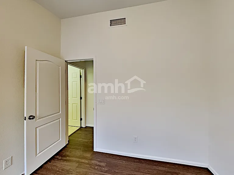 10262 W Patrick Ln — Photo 23