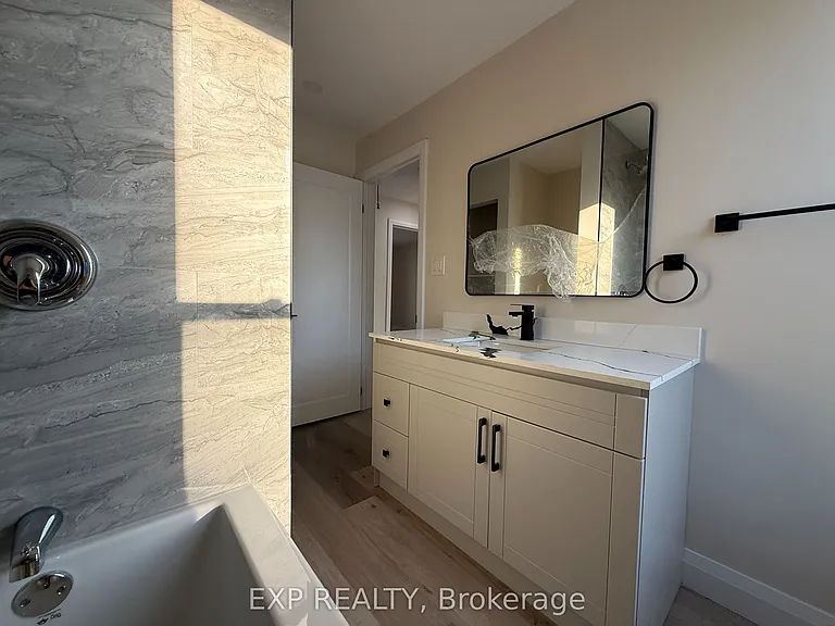 122 Alice St #UPPER — Photo 13