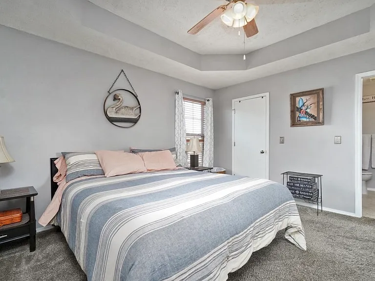 2540 W Delmar St — Photo 19