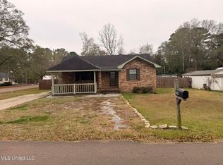 309 College St, Carthage, MS 39051