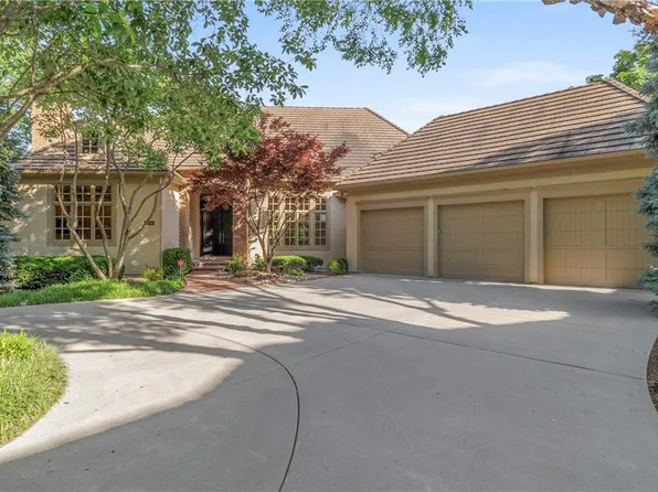 4205 W 114th St, Leawood, KS 66211