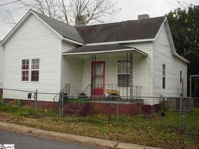 8 E Elliott St, Chester, SC, 29706