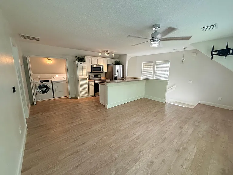 1005 Kestrel Ct #B — Photo 10