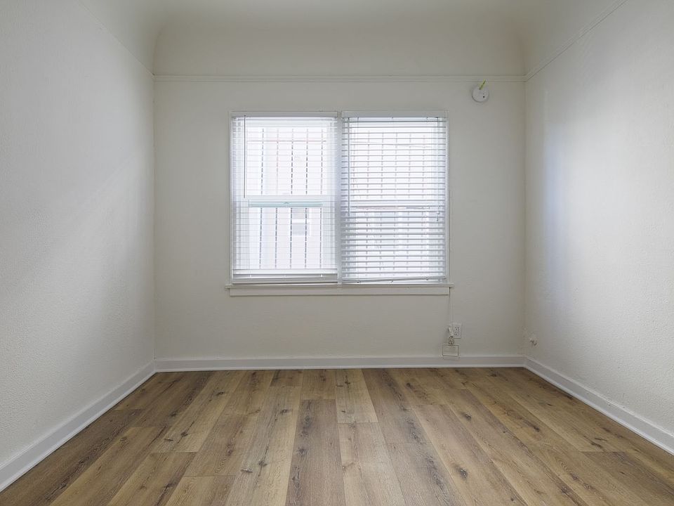 1st image of 132 S Westmoreland Ave #108