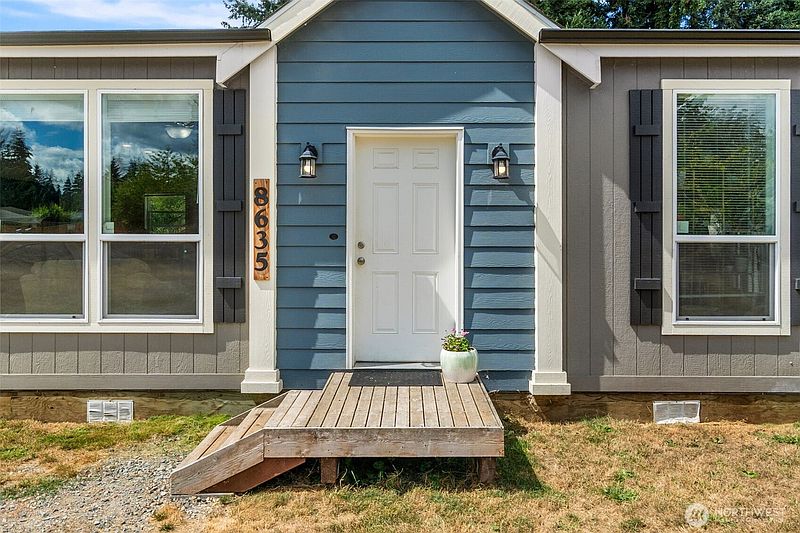 2nd image of 8635 Sequioa Court SE