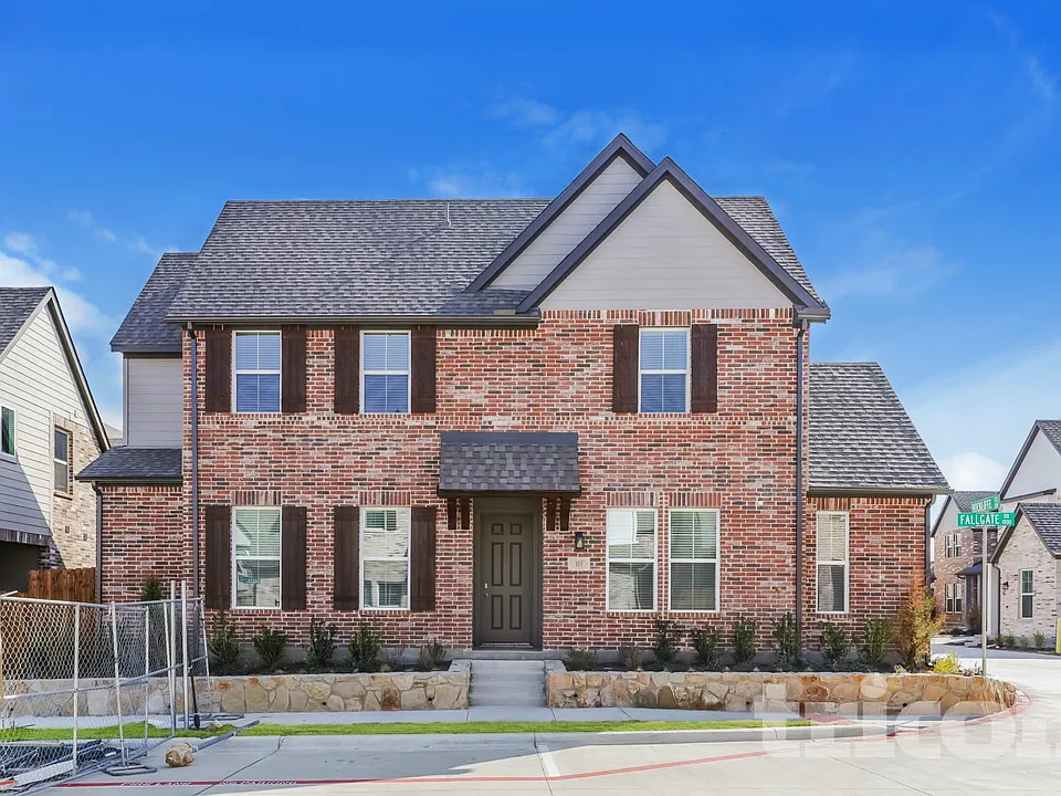 1035 Fallgate Dr